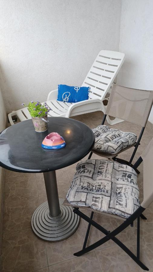 Apartmani Mary Dugi Rat Bagian luar foto