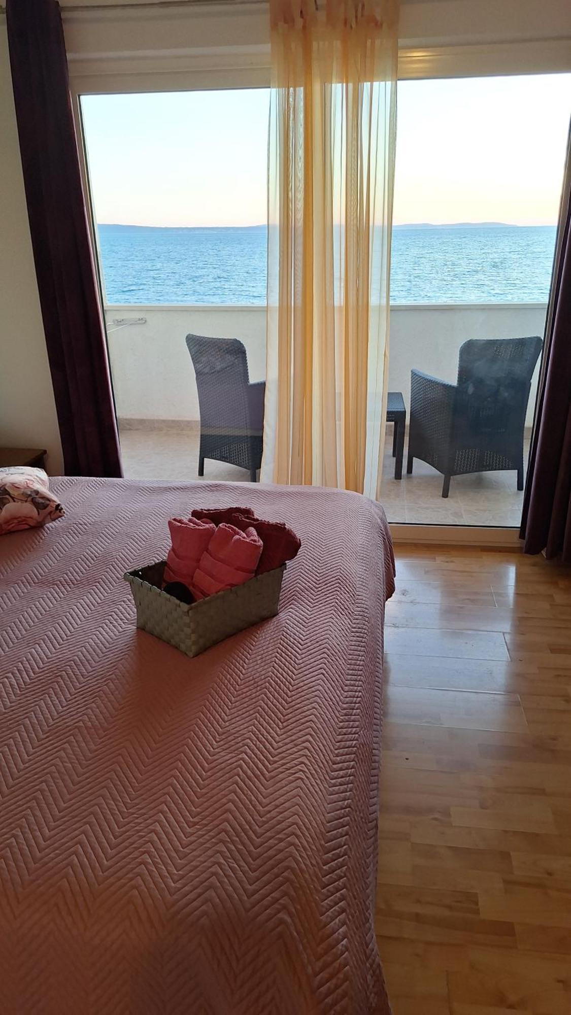 Apartmani Mary Dugi Rat Bagian luar foto